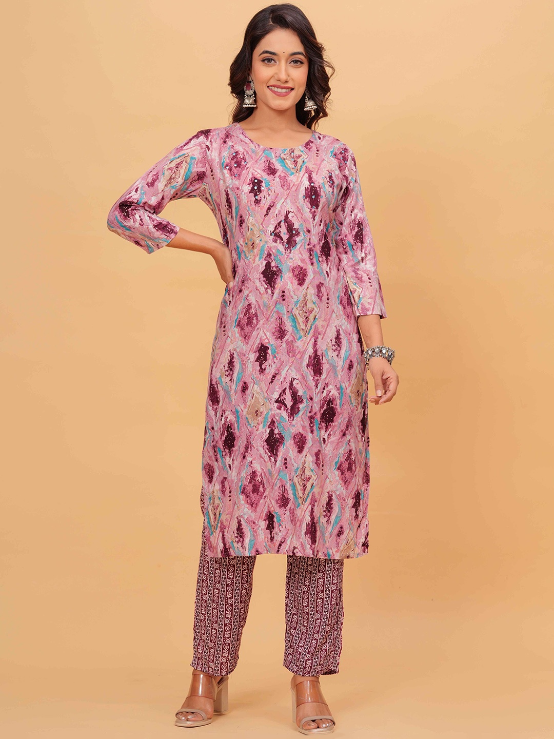 

JAFFRY EMBROIDERY Abstract Printed Kurta with Trousers, Pink