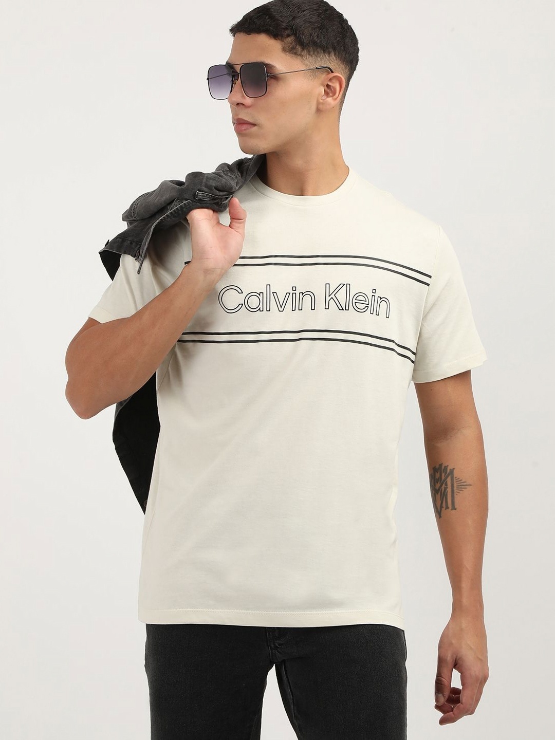 

Calvin Klein Jeans Men Typography Printed Applique T-shirt, White