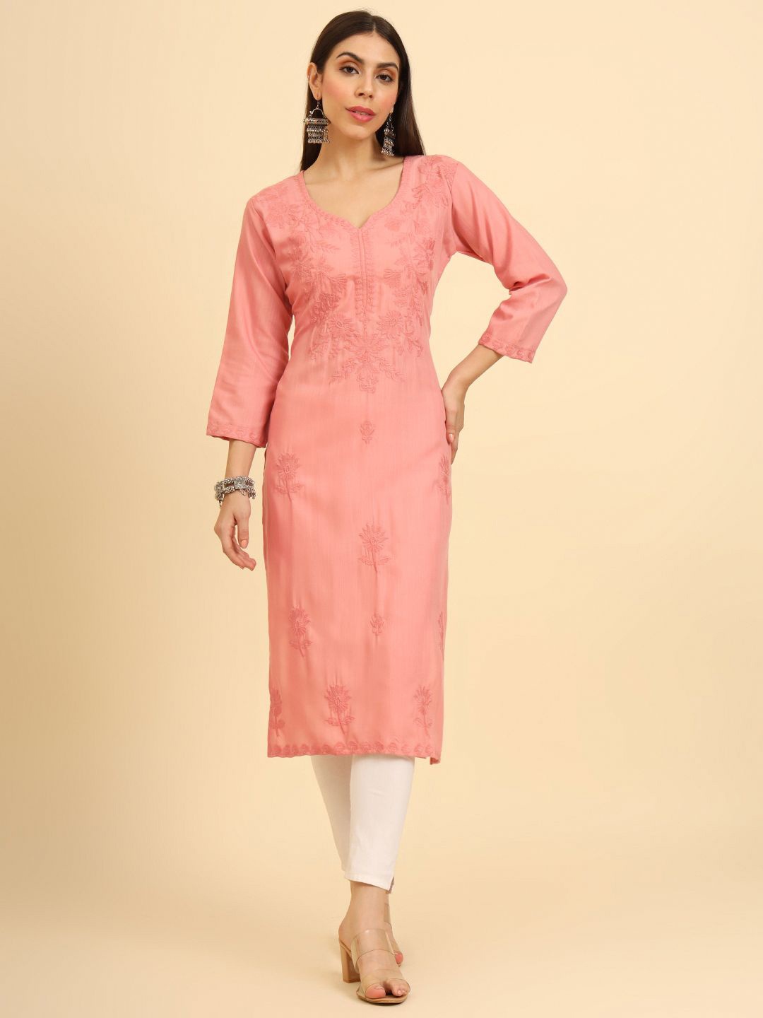 

VAIRAGEE Women Geometric Embroidered Flared Sleeves Chikankari Anarkali Kurta, Peach