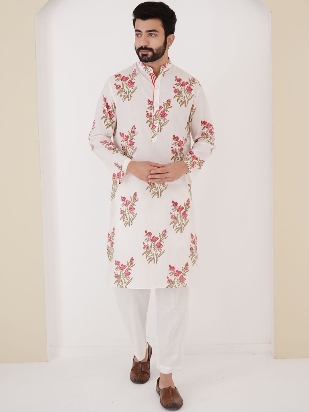 

NERO Foral Printed Mandarin Collar Cotton Straight Kurta, Cream