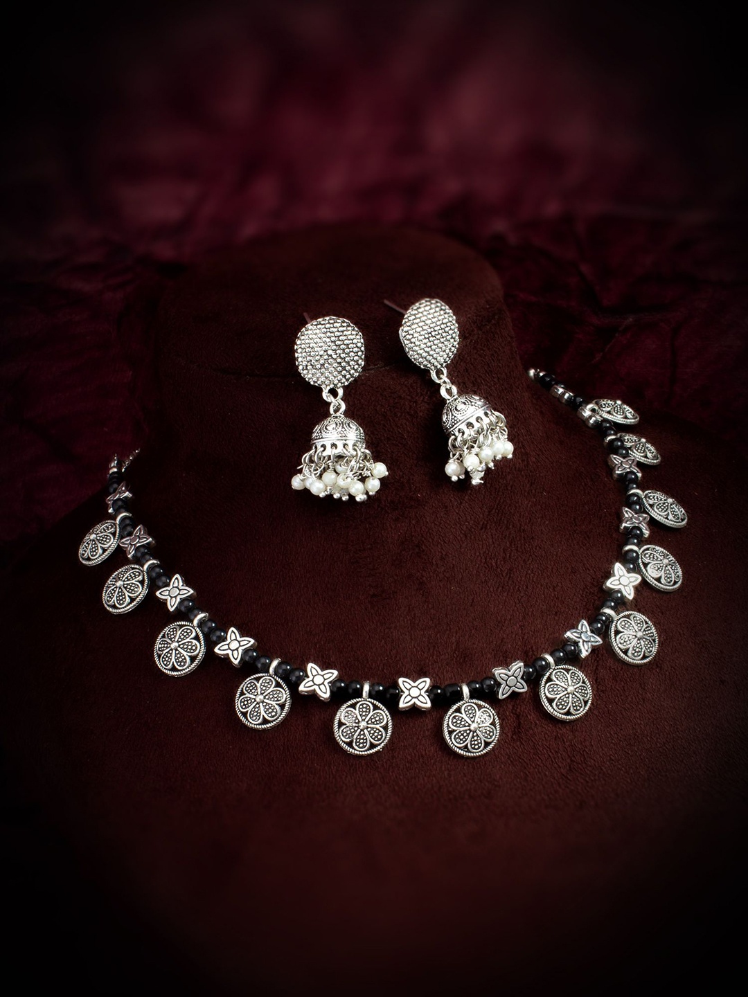 

aadita Kundan Studded Jewellery Set, Silver