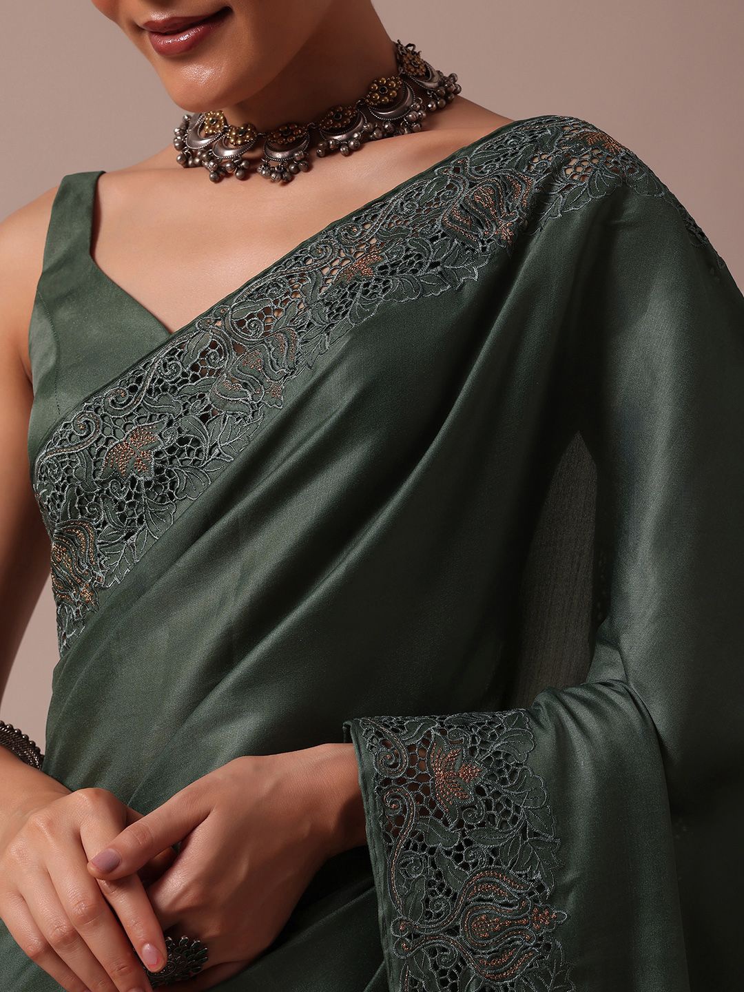 

KALKI Fashion Embroidered Saree, Green