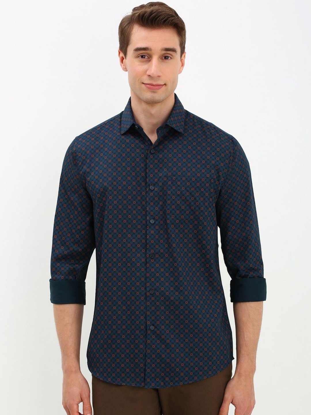 

Allen Solly Men Spread Collar Micro Ditsy Printed Cotton Slim Fit Casual Shirt, Navy blue