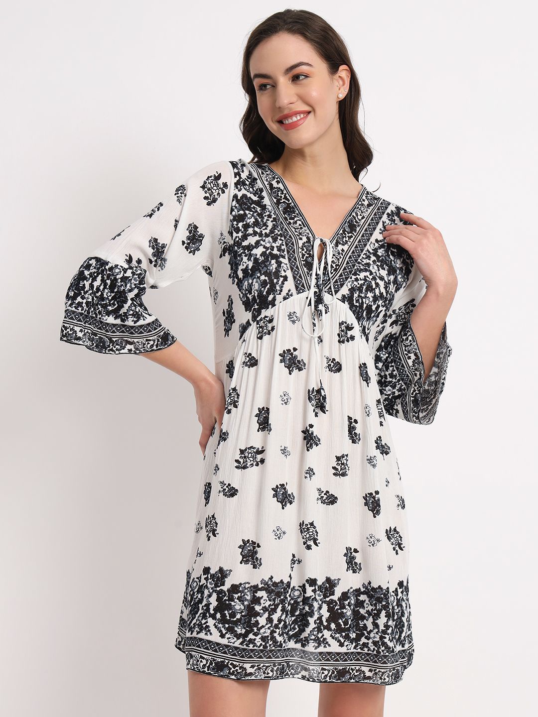 

VELDRESS Ethnic Motifs Print Bell Sleeve A-Line Dress, White