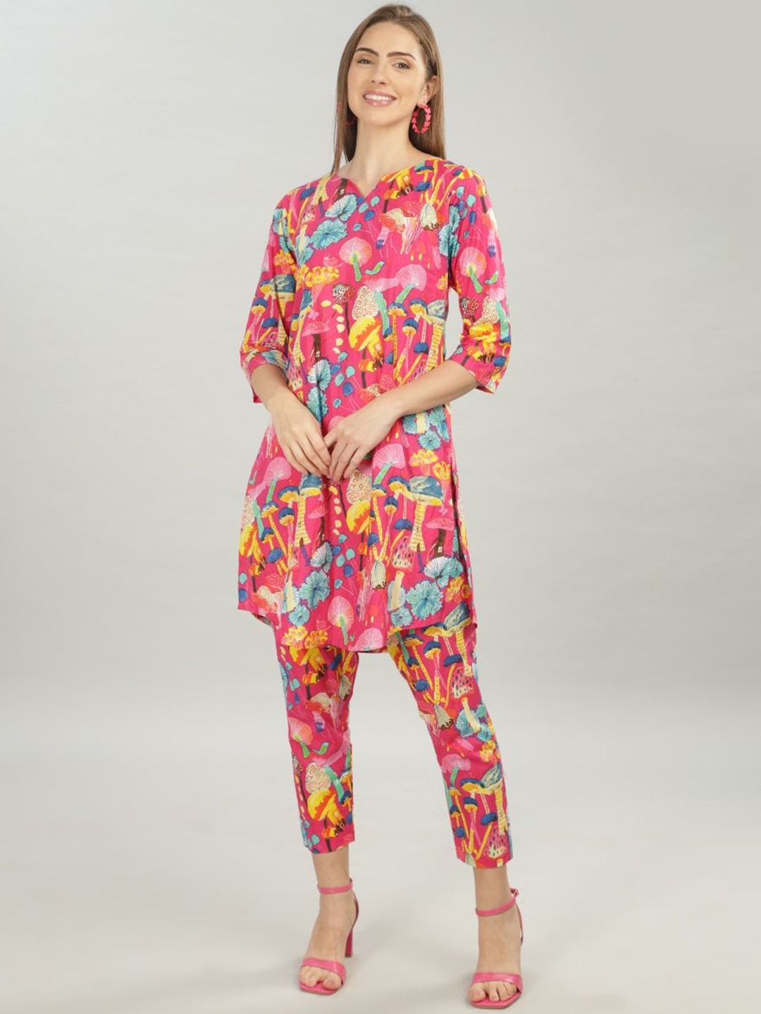 

THE VASILIKI Printed Top With Trouser Co-Ords, Pink