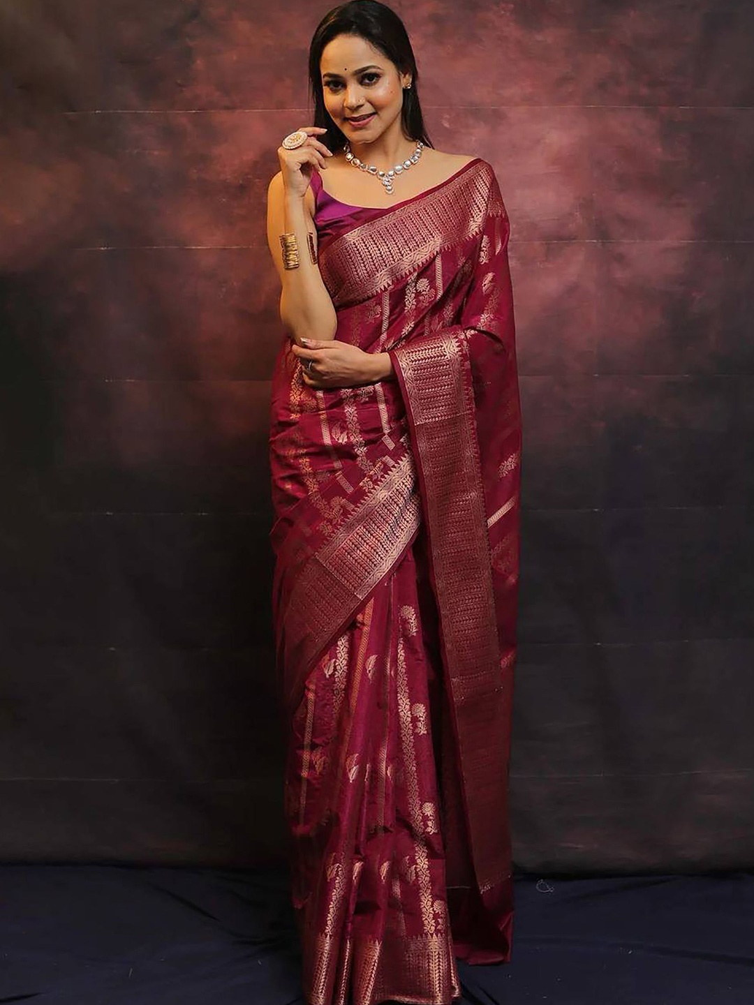 

Anjaneya Sarees Woven Design Zari Ethnic Motifs Banarasi Saree, Maroon