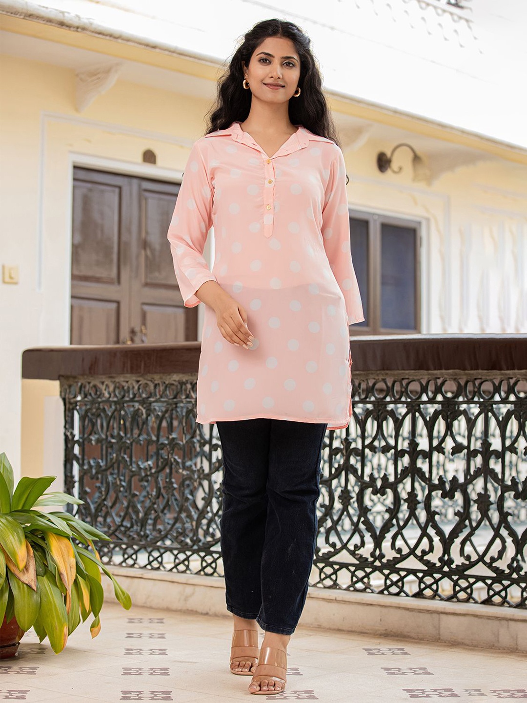 

KAAJH Geometric Printed Shirt Collar Kurti, Pink