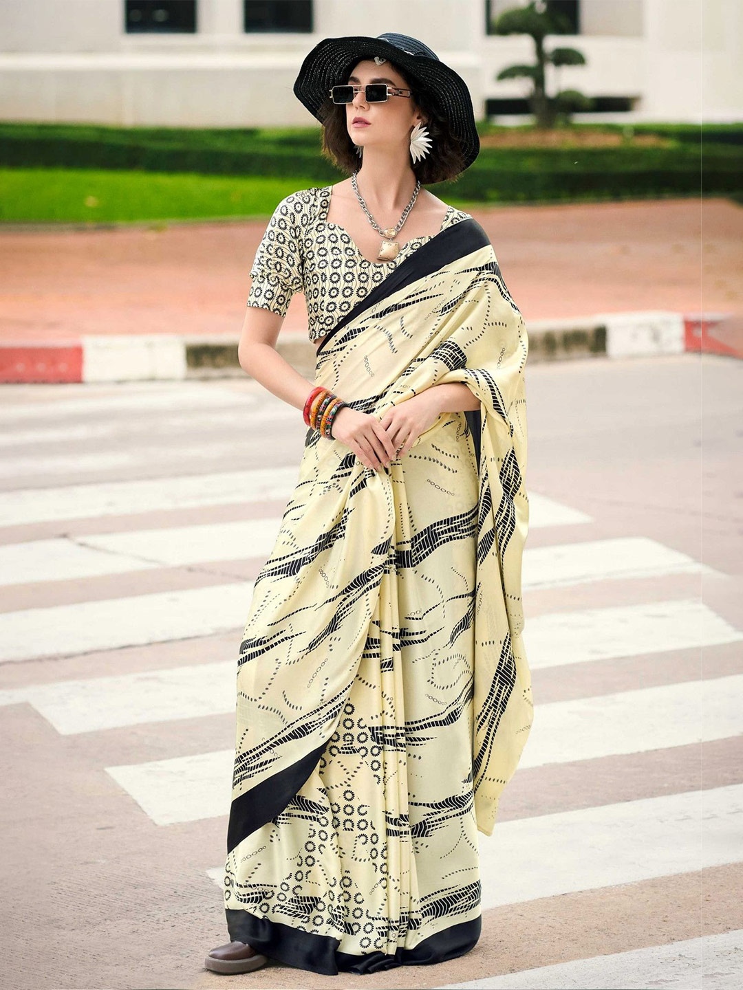 

MySilkLove Satin Saree, Cream