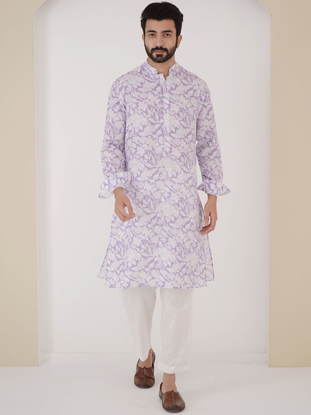 

NERO Floral Printed Mandarin Collar Cotton Straight Kurta, Purple