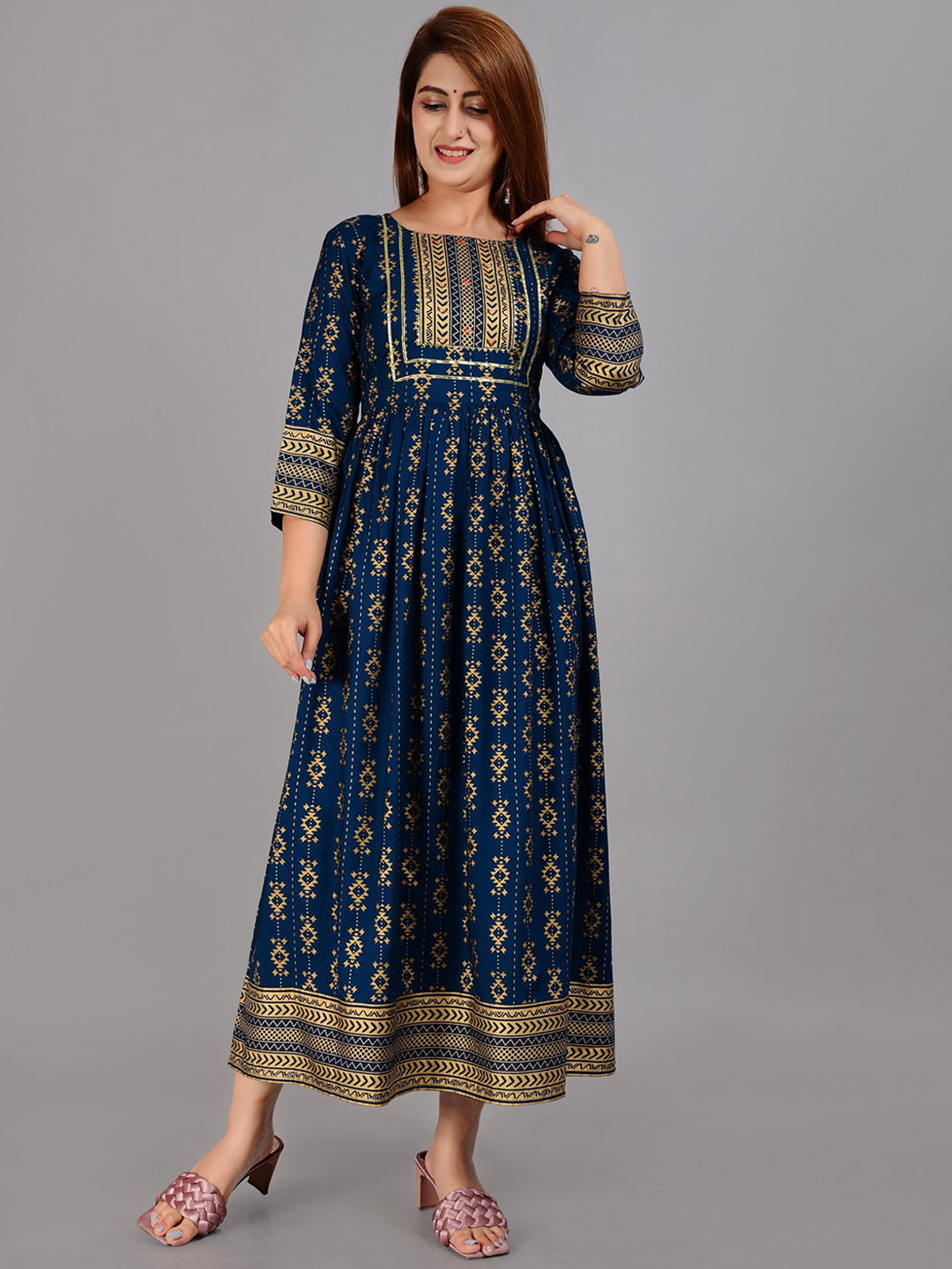 

Mintmarie Women Ethnic Motifs Embroidered Cold-Shoulder Sleeves Thread Work Anarkali Kurta, Blue