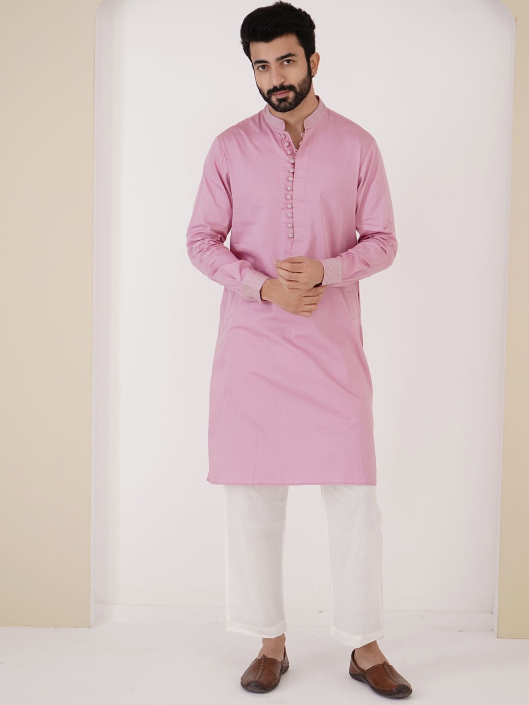 

NERO Men Thread Work Kurta, Purple