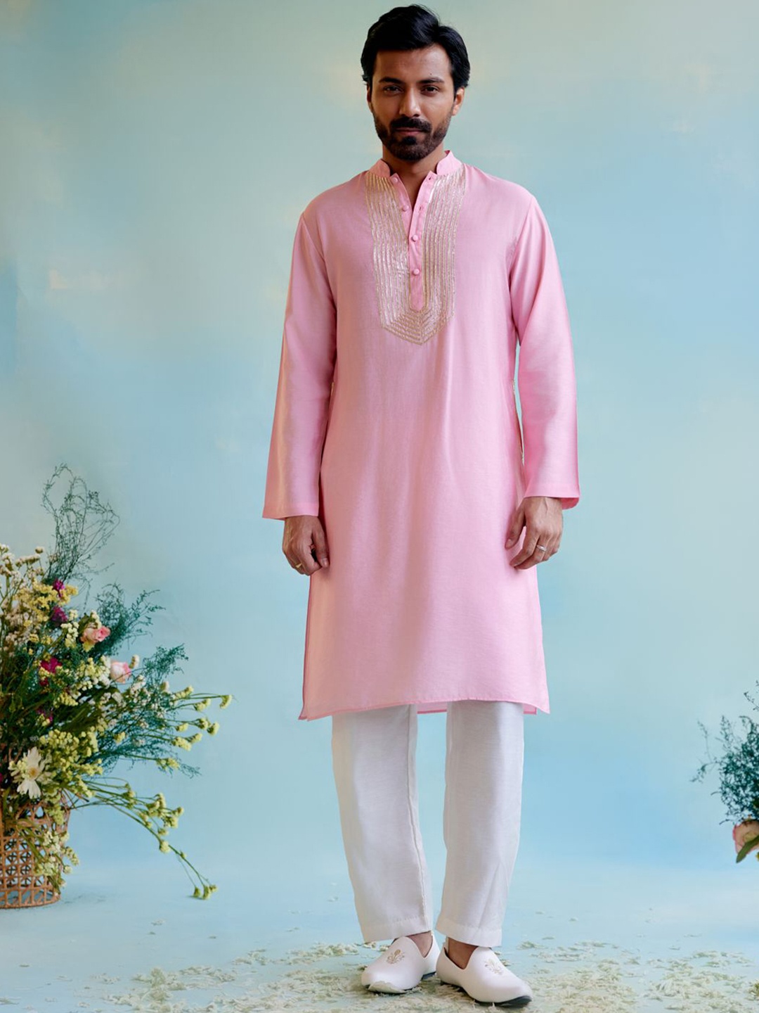 

NERO Gotta Patti Zari Detailing Mandarin Collar Straight Chanderi Kurta, Pink