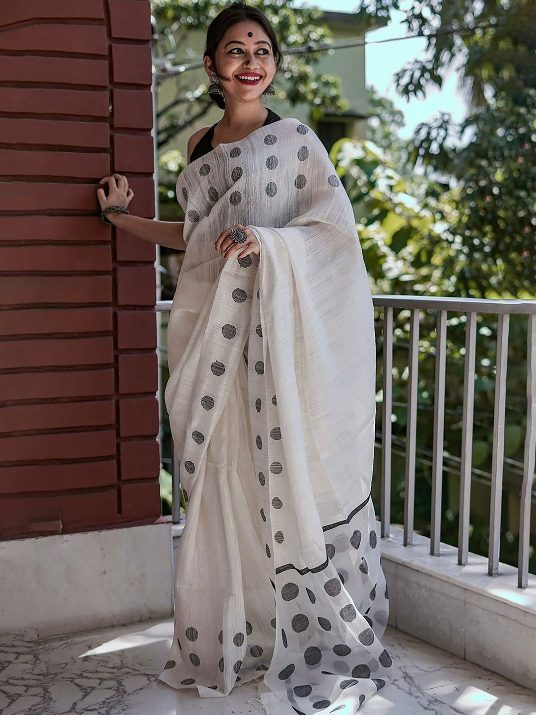 

Anjaneya Sarees Woven Design Chanderi Saree, White