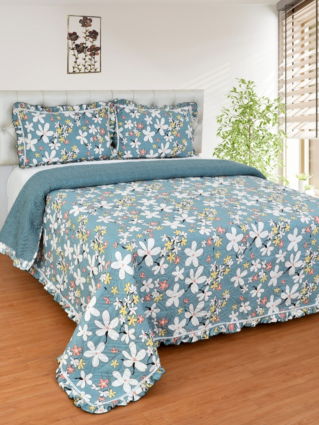

MORADO Blue & White Floral Cotton Quilted Double Queen Bed Cover & 2 Pillow Covers