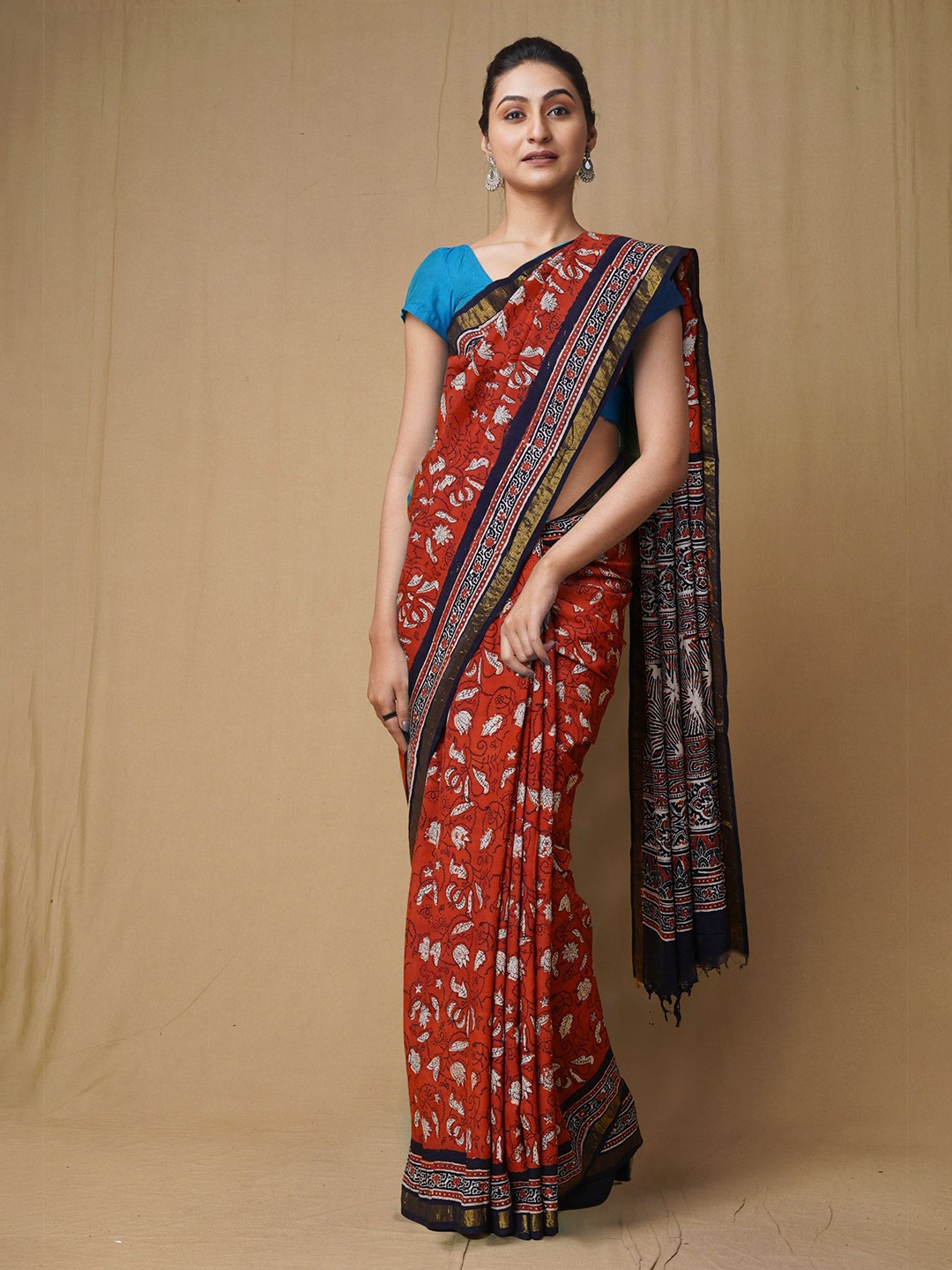 

Unnati Silks Floral Zari Art Silk Handloom Chanderi Saree, Red