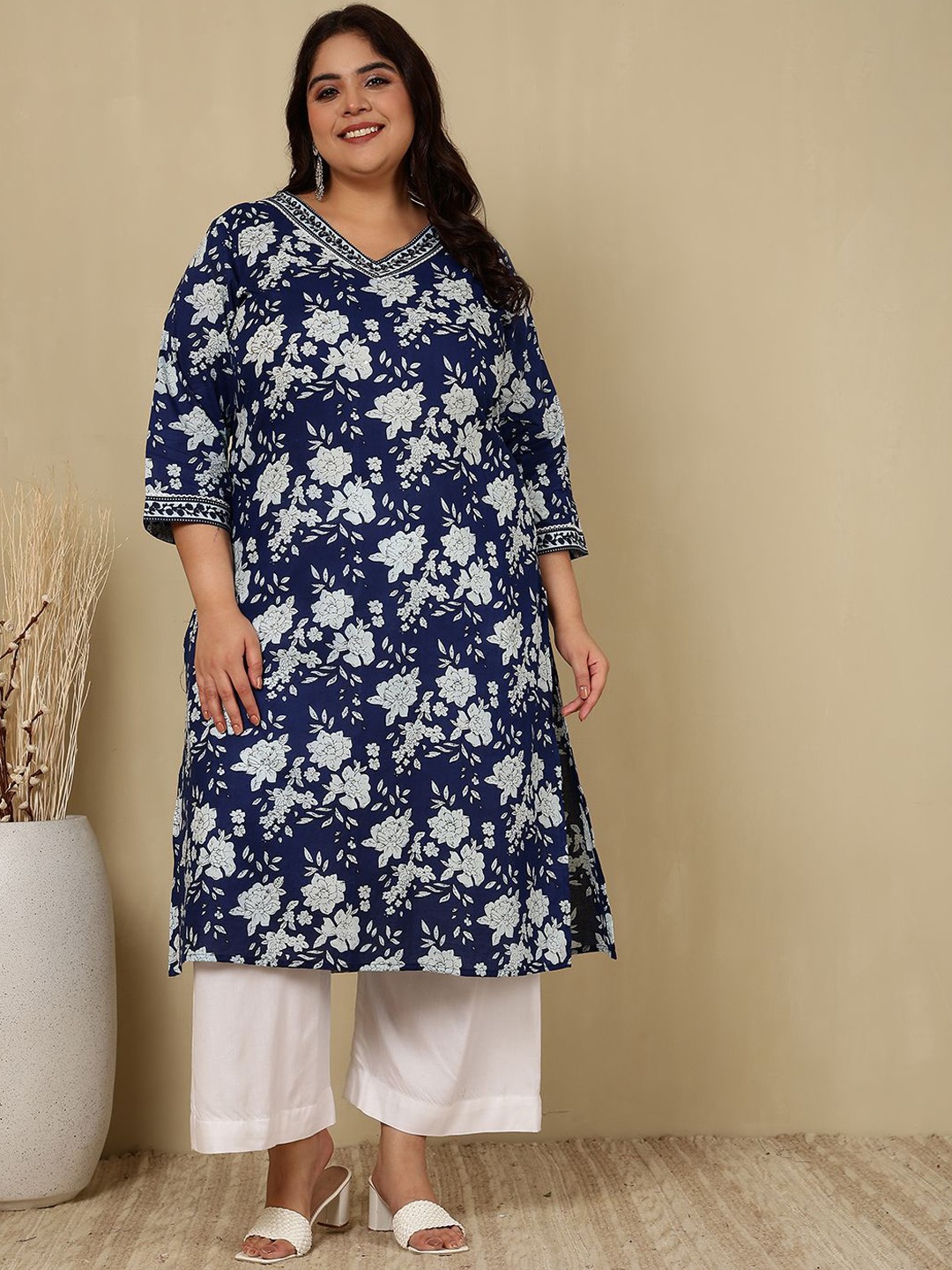 

GULMOHAR JAIPUR Plus Size Floral Printed Jaipur Cotton Straight Kurta, Navy blue