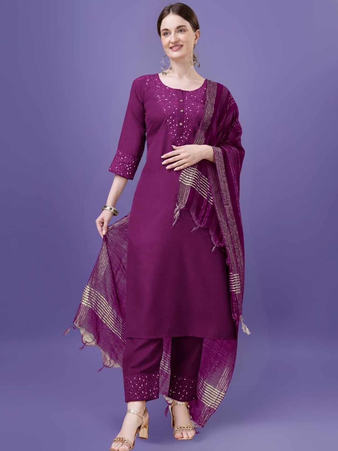 

MAGMINA Floral Yoke Design Straight Sequinned Kurta with Trousers & Dupatta, Purple