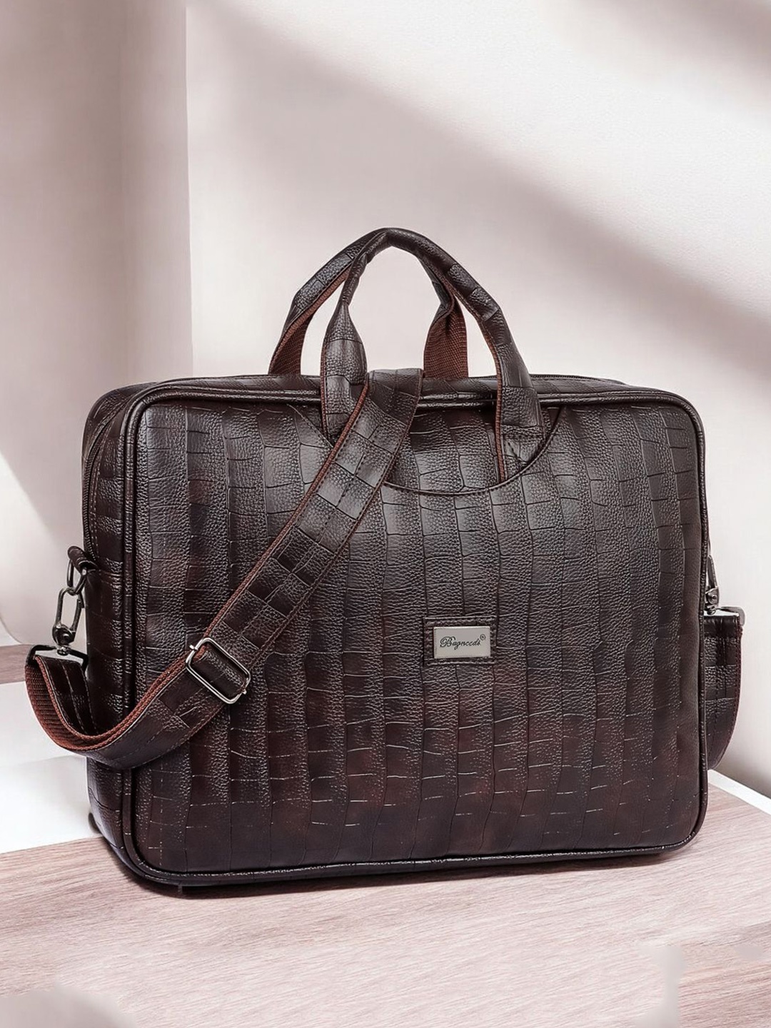 

bagneeds Unisex Up To 16 Inch Textured Laptop Bag, Brown