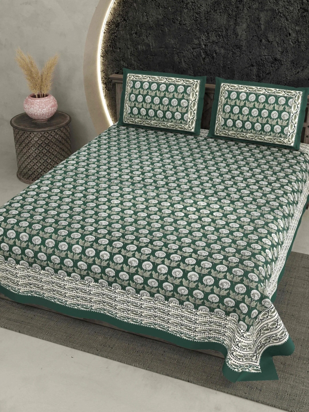 

LIVING ROOTS Green & White Floral Cotton 210 TC King Bedsheet with 2 Pillow Covers