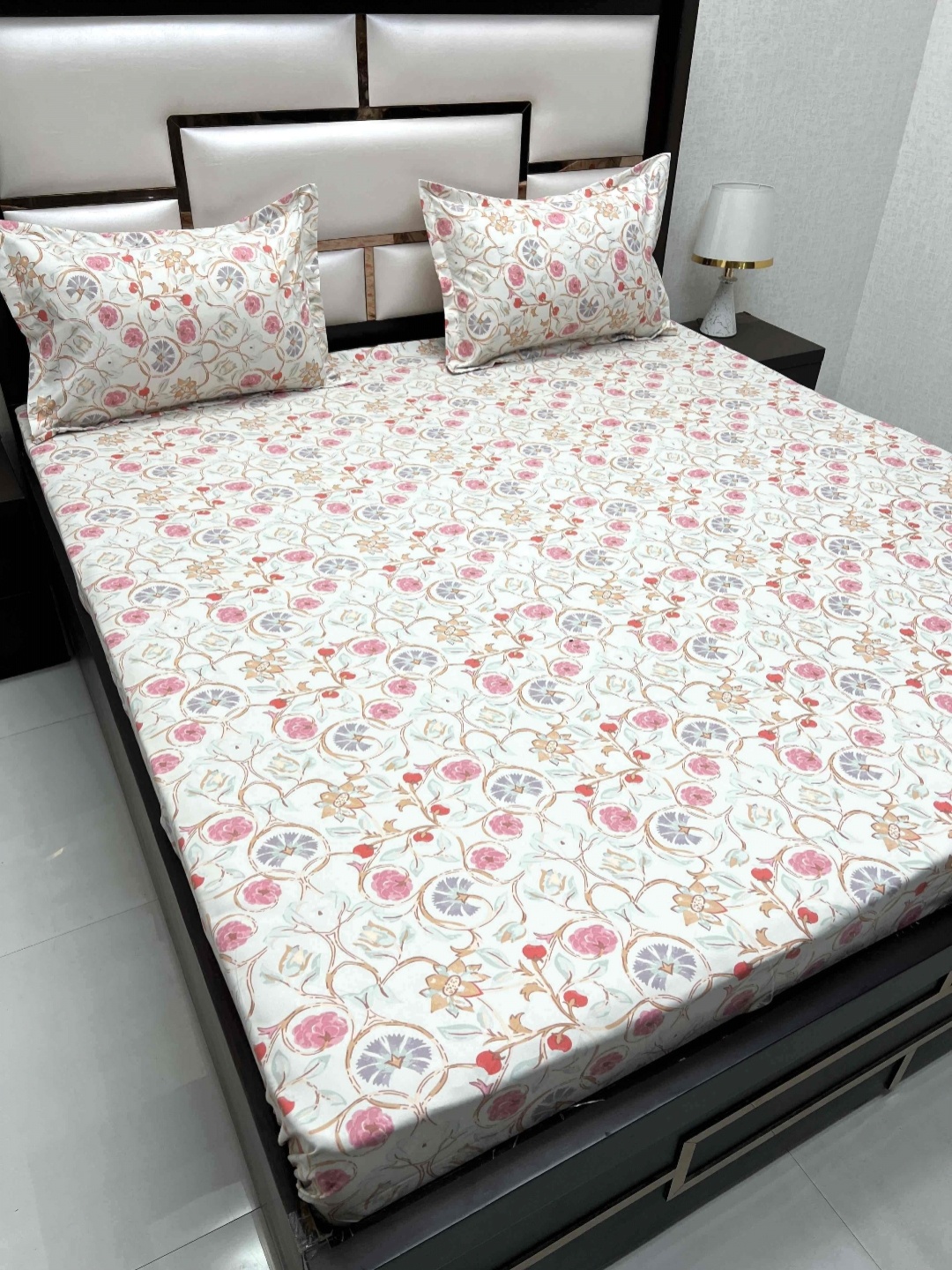 

Pure Decor Queen Size Double Bed Bedsheet With 2 Pillow Covers 2.28m X 2.54m, White