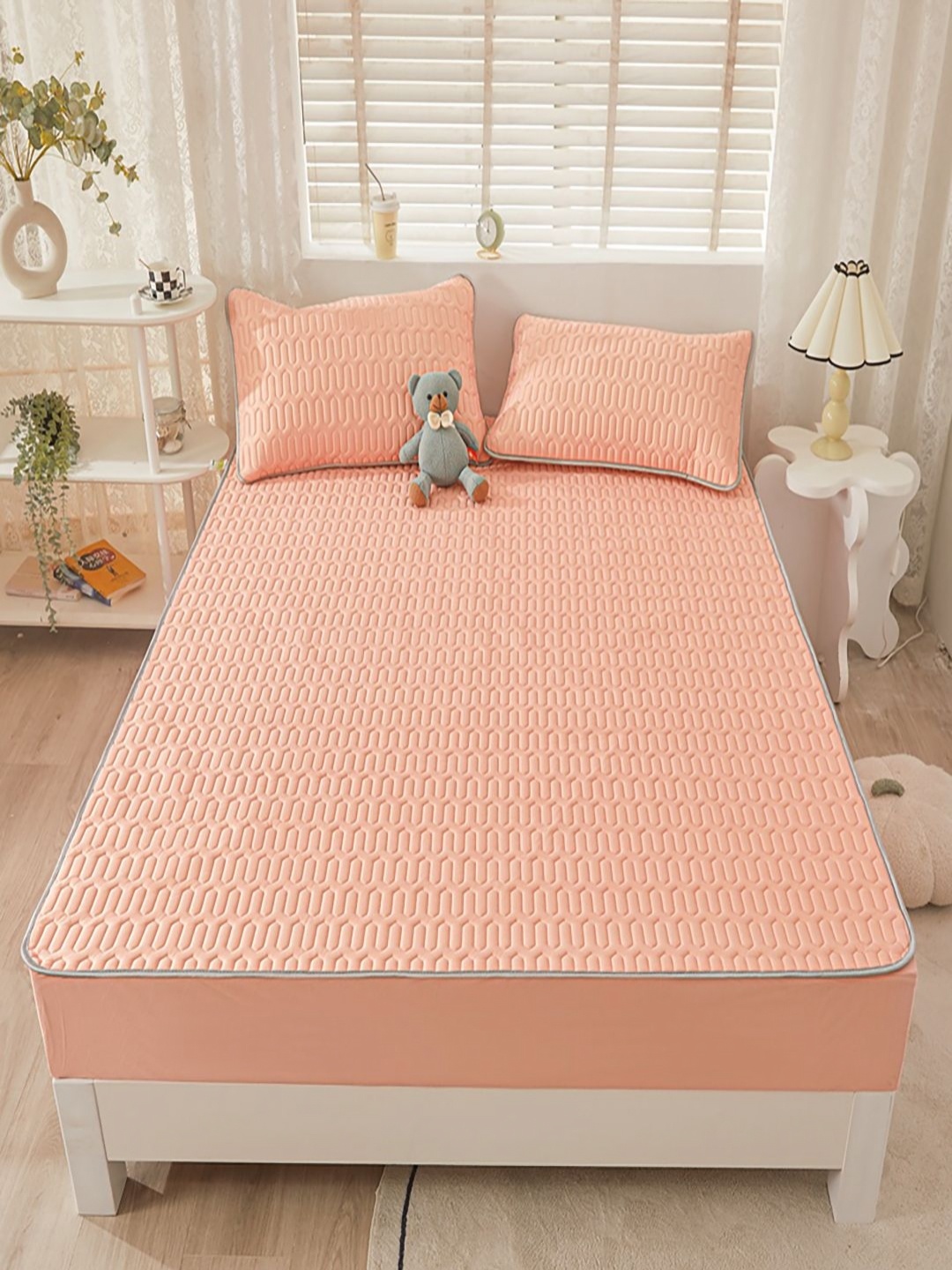

JC HOME Pink Geometric Textured 160 TC Queen Fitted Bedsheet With 2 Pillow Covers
