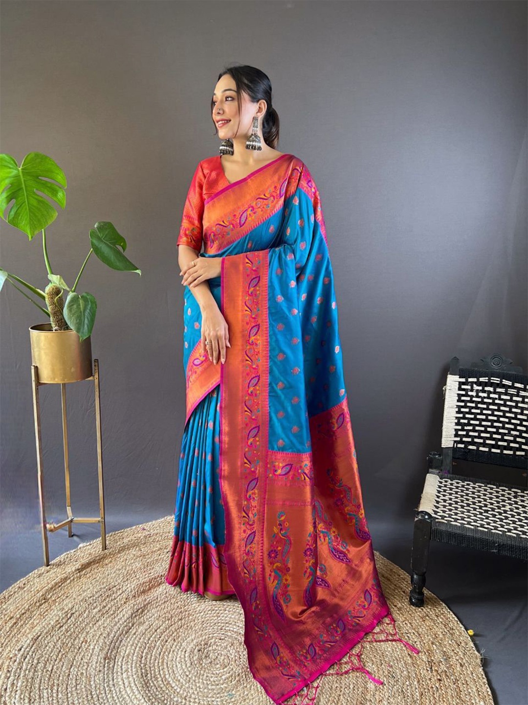 

SGF11 Woven Design Zari Kanjeevaram Saree, Blue