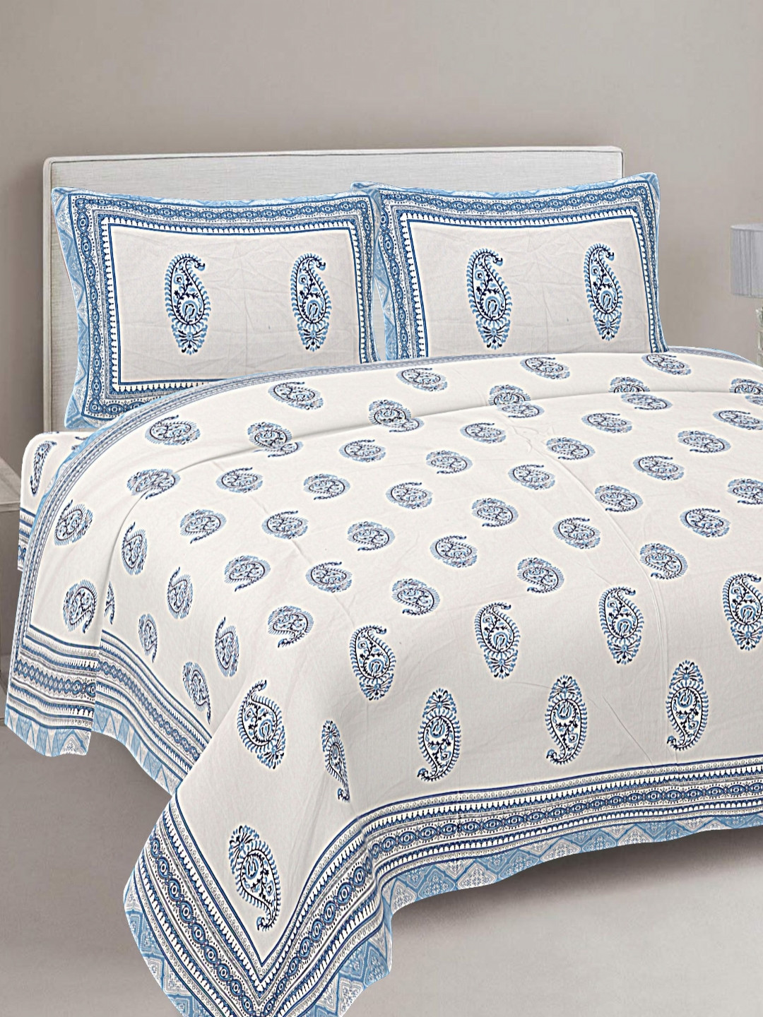 

FrionKandy Living Blue & White Printed Cotton 180 TC King Bedsheet With 2 Pillow Covers