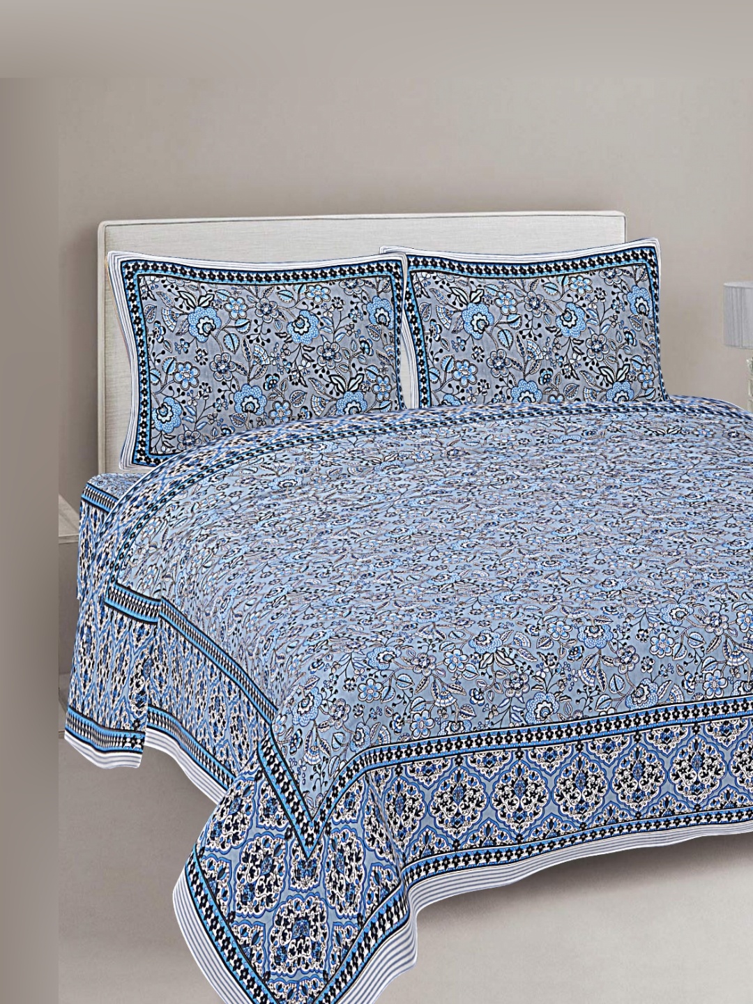 

FrionKandy Living Blue & White Printed Cotton 180 TC King Bedsheet With 2 Pillow Covers