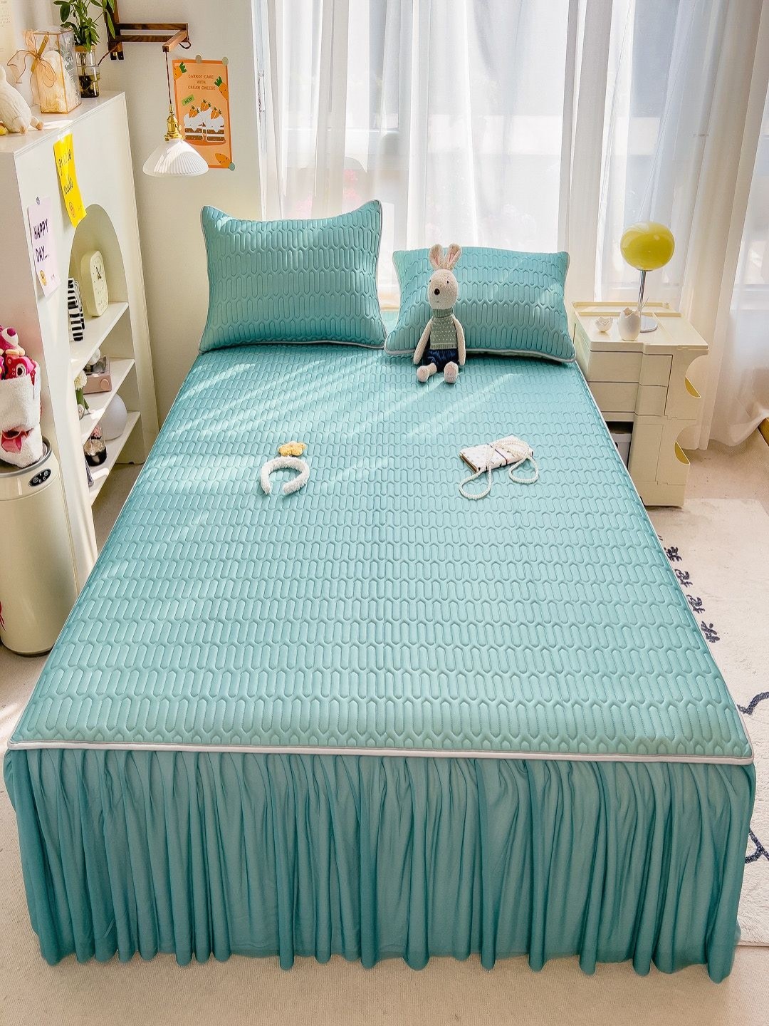 

JC HOME Blue & Grey Geometric 160 TC Queen Bedsheet With 2 Pillow Covers