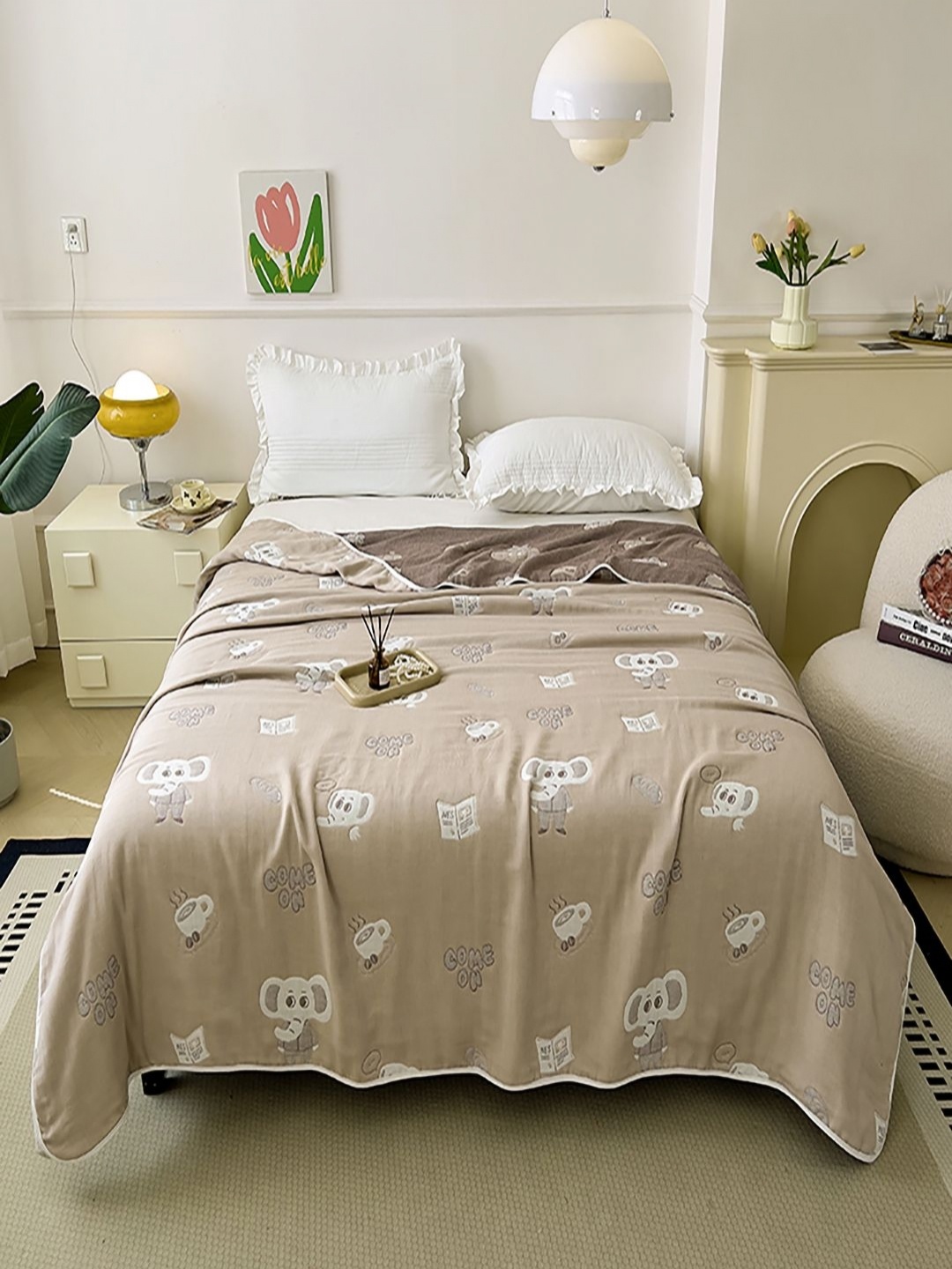 

JC HOME Khaki & White Cartoon Characters Printed AC Room 350 GSM Single Bed Quilt