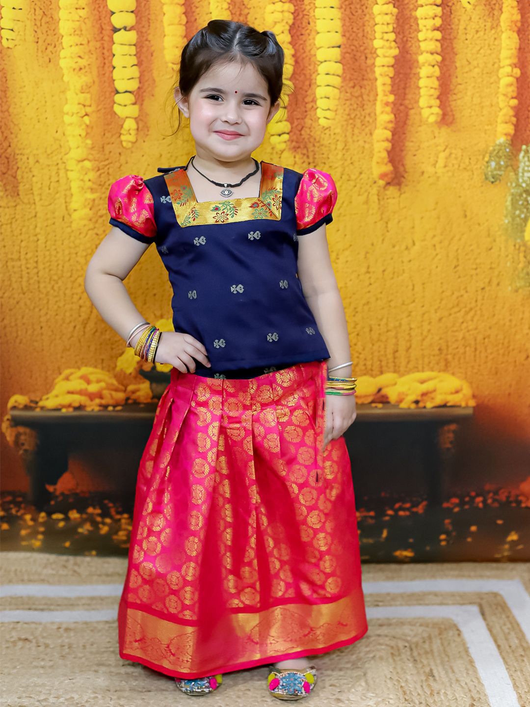 

BownBee Girls Woven Design Puffed Sleeves Zari Ready to Wear Pavda Pattu Lehenga & Blouse, Blue