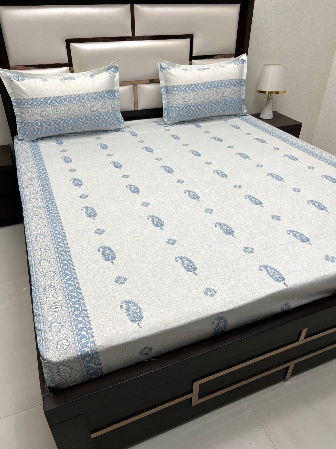 

Pure Decor Blue & White Ethnic Printed Cotton 330 TC Queen Bedsheet with 2 Pillow Covers