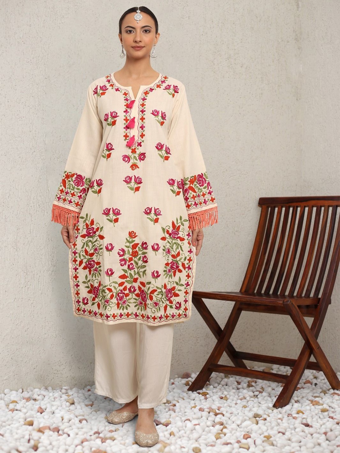 

HOUSE OF KARI Floral Embroidered Cotton Falak Kashmiri Straight Kurta, Off white