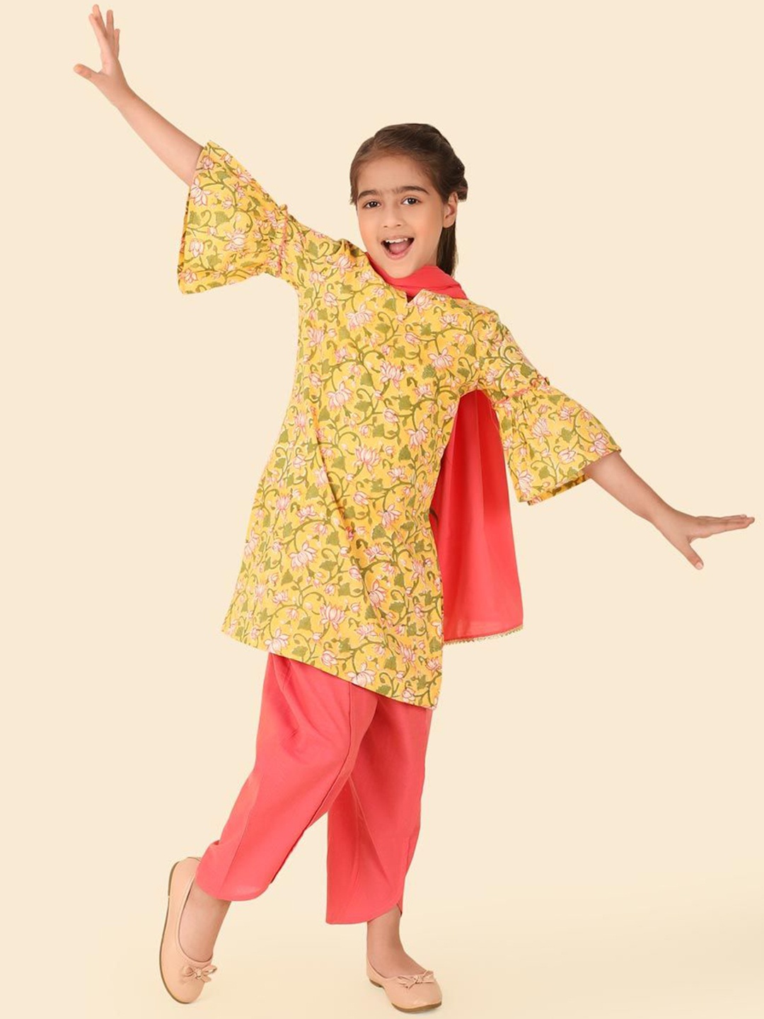 

Fabindia Girls Floral Printed Pure Cotton A-Line Kurta With Trousers & Dupatta, Yellow