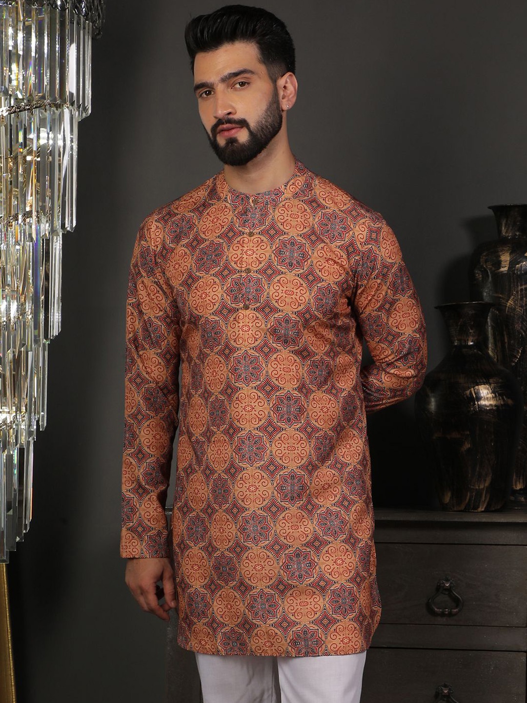 

DEYANN Ethnic Motifs Printed Mandarin Collar Cotton Straight Kurta, Cream