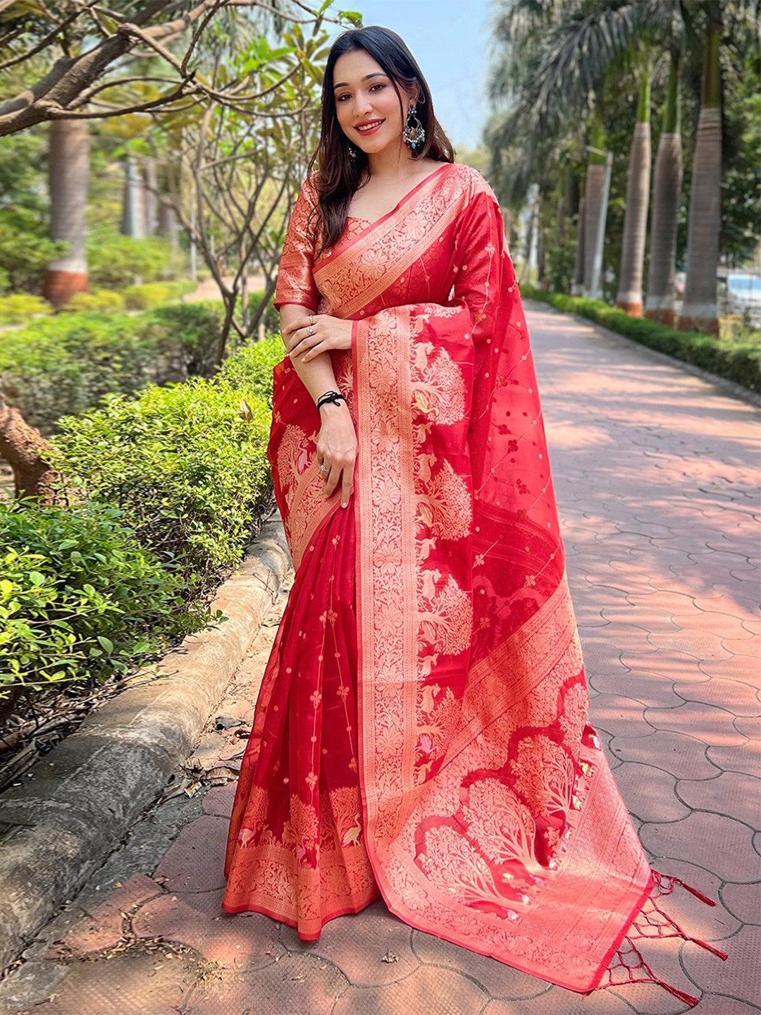 

SGF11 Woven Design Zari Kanjeevaram Saree, Red