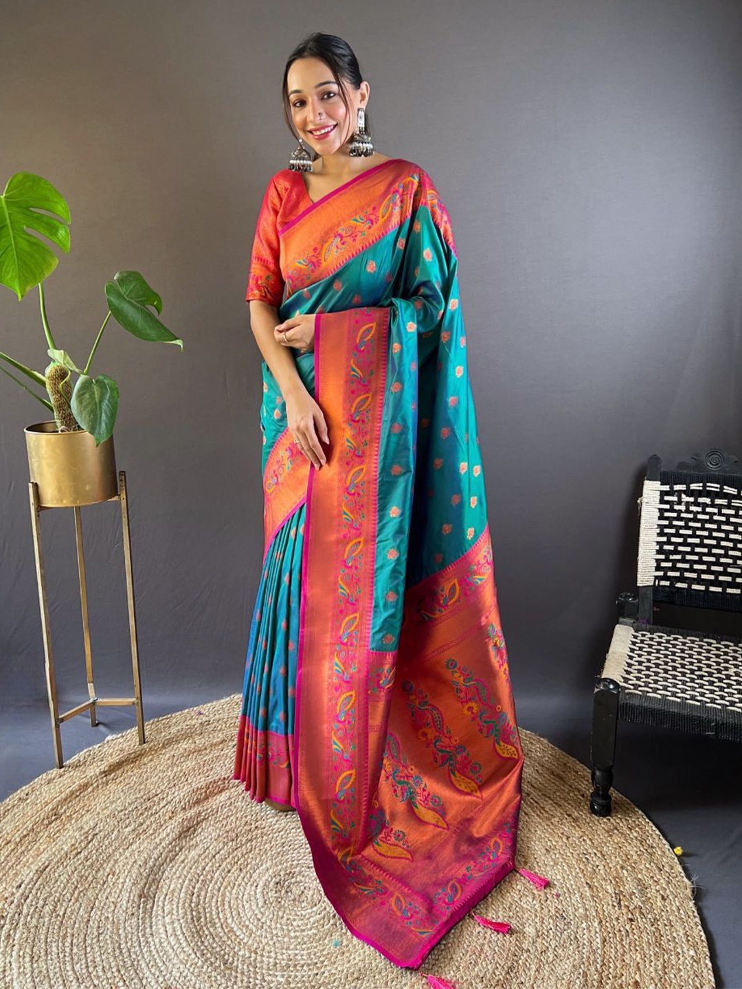 

SGF11 Woven Design Zari Kanjeevaram Saree, Teal