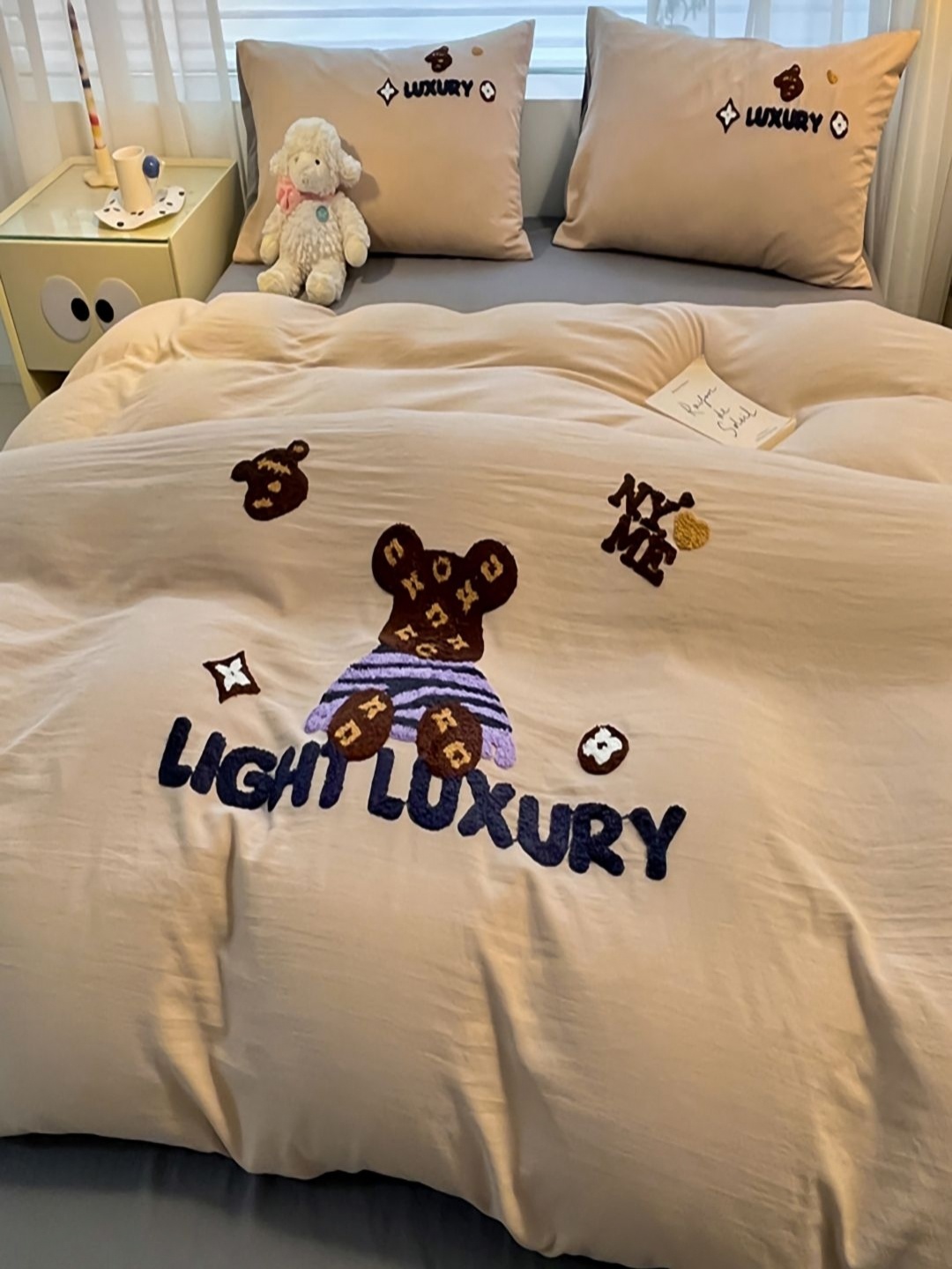 

JC HOME Grey & Brown Embroidered Single Regular Bedding Set