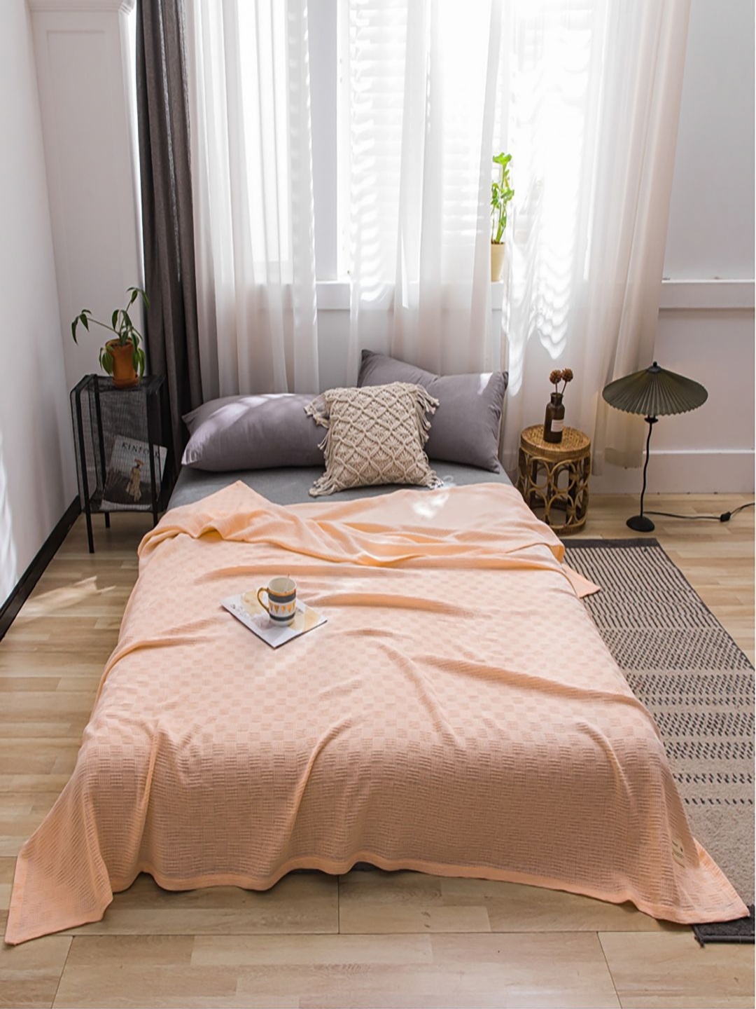 

JC HOME Pink Geometric AC Room 300 GSM Cotton Bed Quilt