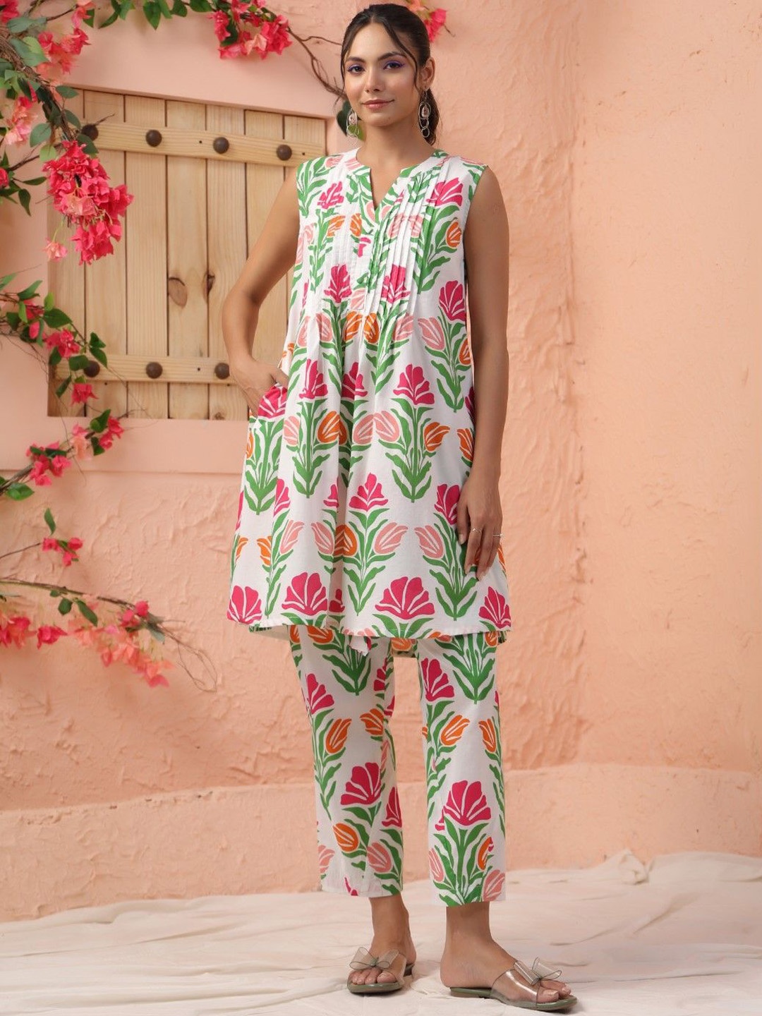 

AUTUMN LANE Floral Printed Pure Cotton A-Line Kurti With Trousers, Green