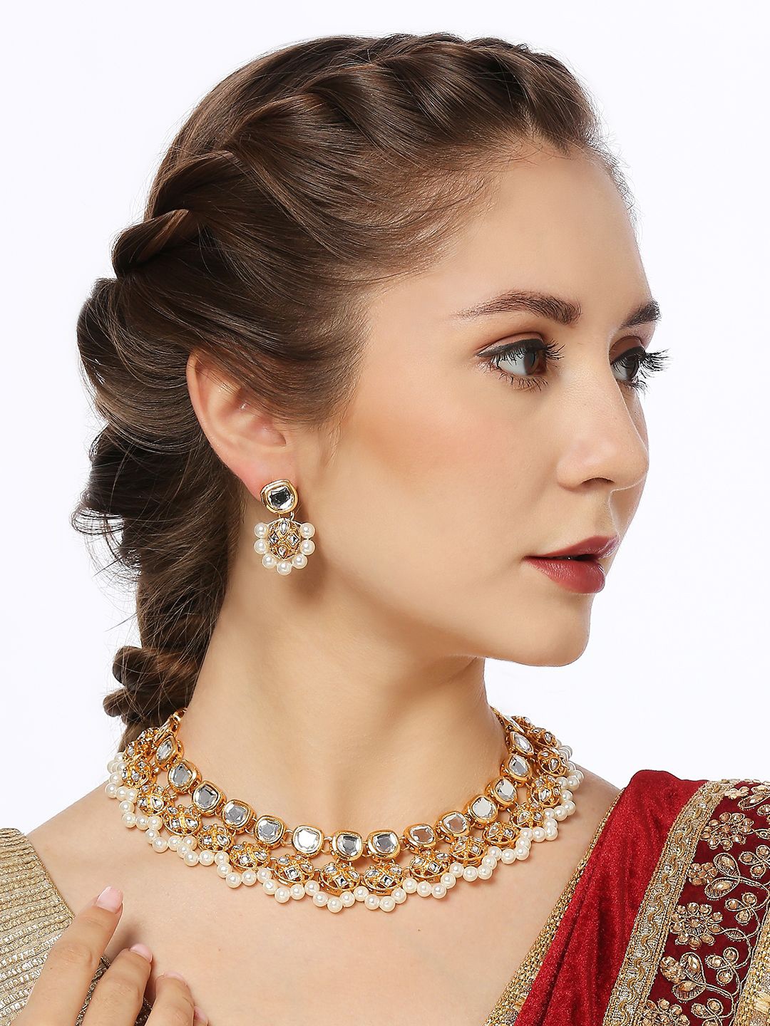 

Anouk Gold Toned Kundan & Pearls Jewellery Set