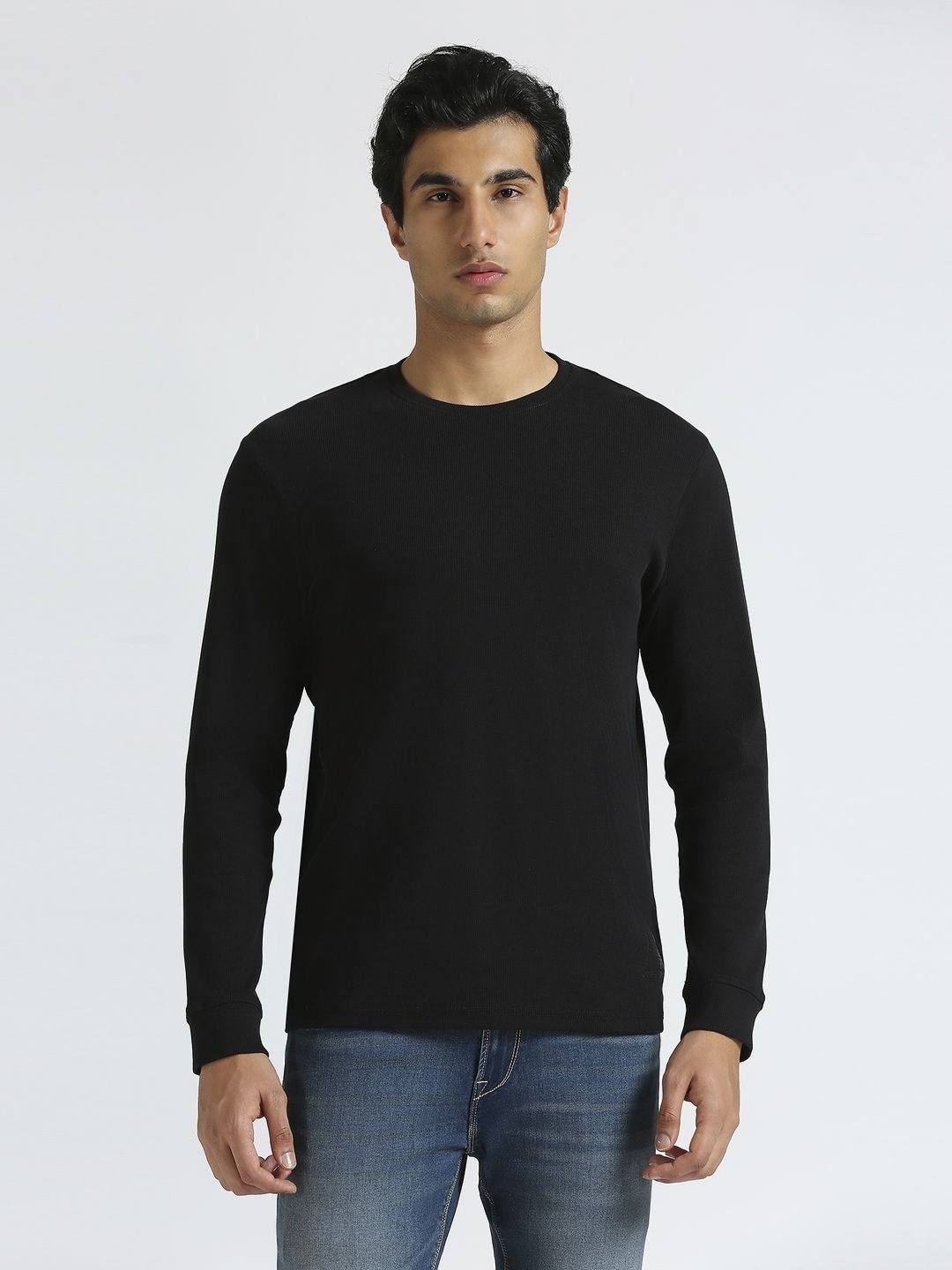 

Pepe Jeans Men Solid Round Neck Cotton Slim Fit T-shirt, Black