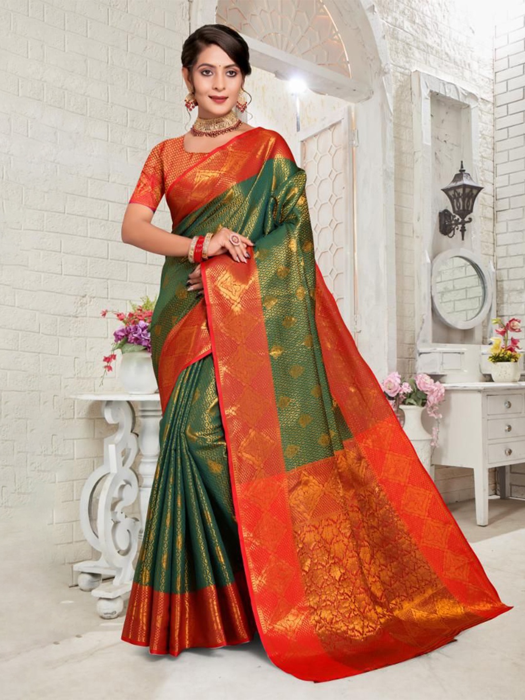 

JAY FASHION Woven Design Zari Banarasi Saree, Green