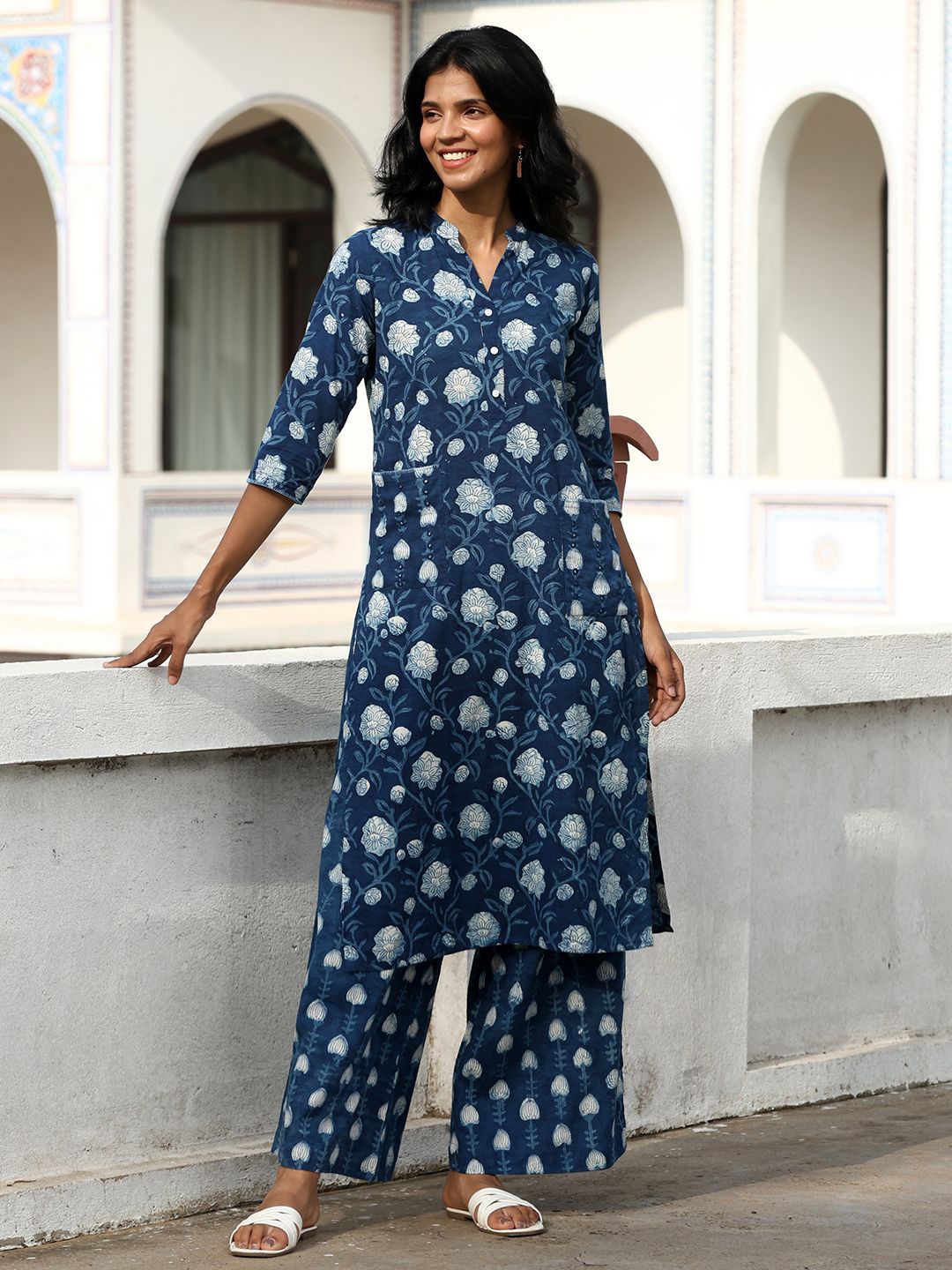 

OKHAI Women Floral Printed Regular Pure Cotton Kurta with Trousers, Blue