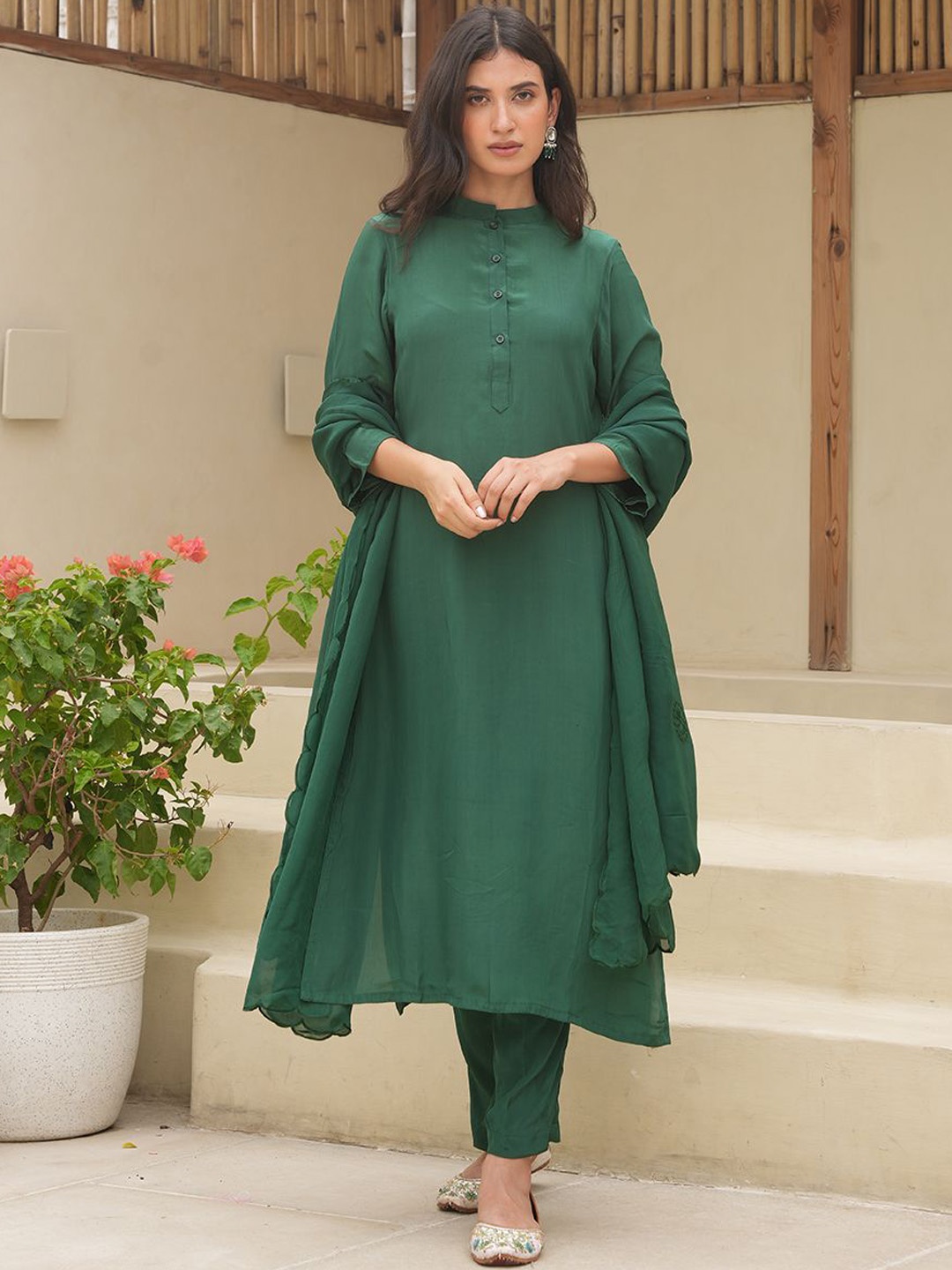 

OneWe Bloosom Mandarin Collar Pure Silk A-Line Kurta with Trousers & Dupatta, Green