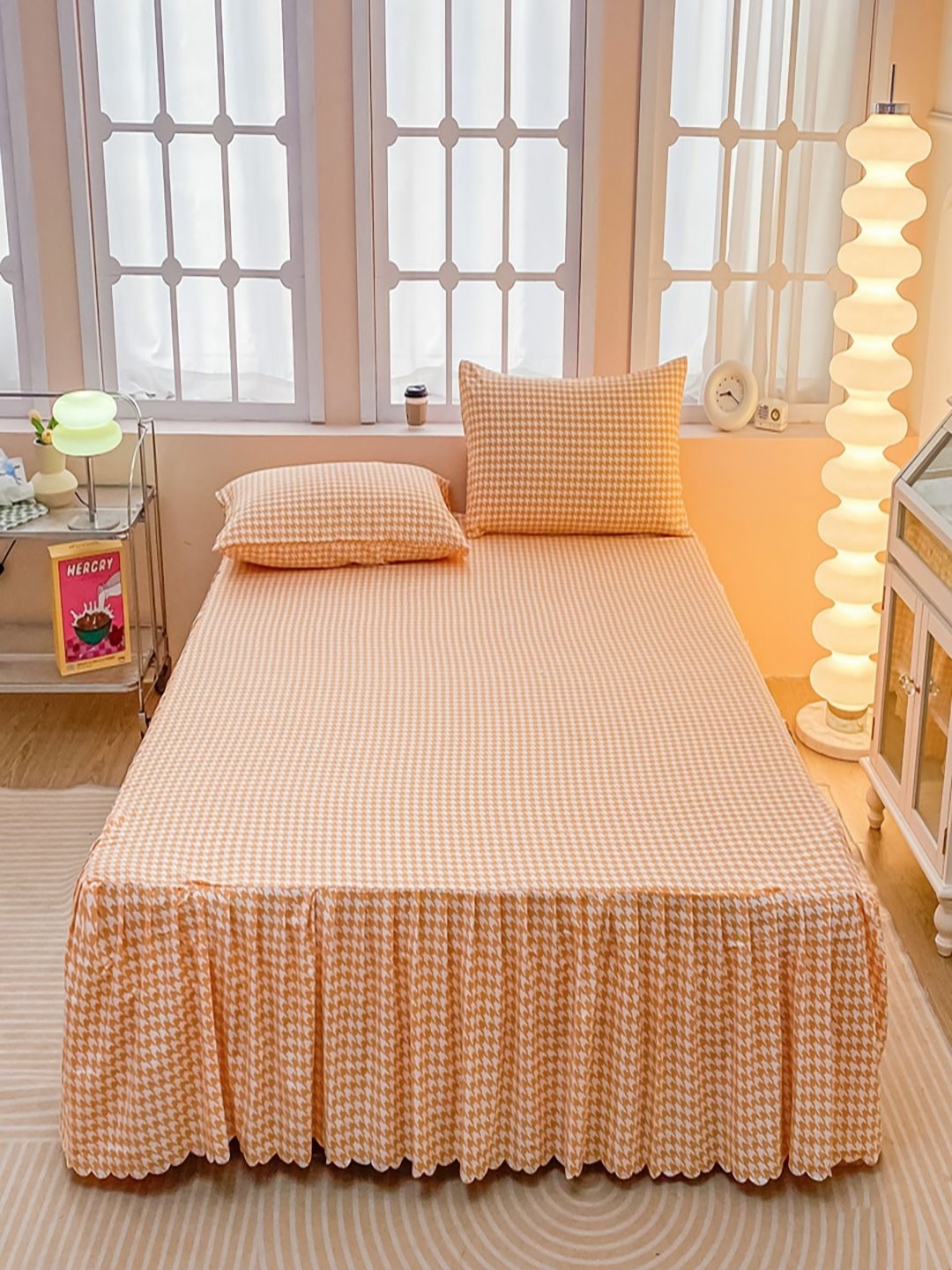 

JC HOME Orange & White Geometric 150 TC Fitted Queen Bedsheet with 2 Pillow Covers