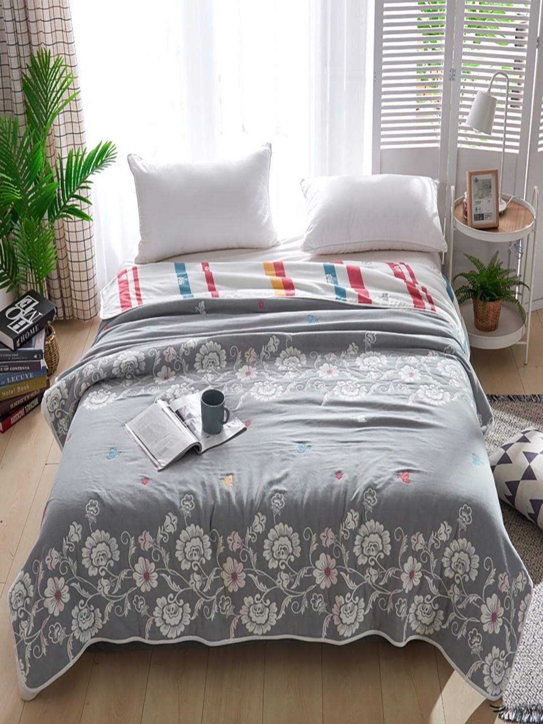 

JC HOME Grey & White Floral AC Room 400 GSM Single Bed Quilt