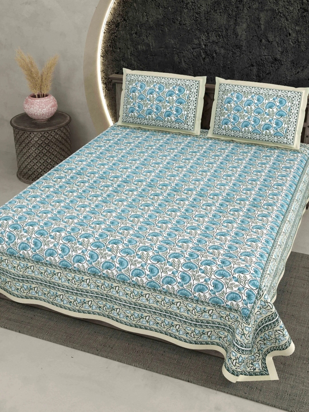 

LIVING ROOTS White & Blue Floral Cotton 210 TC King Bedsheet with 2 Pillow Covers