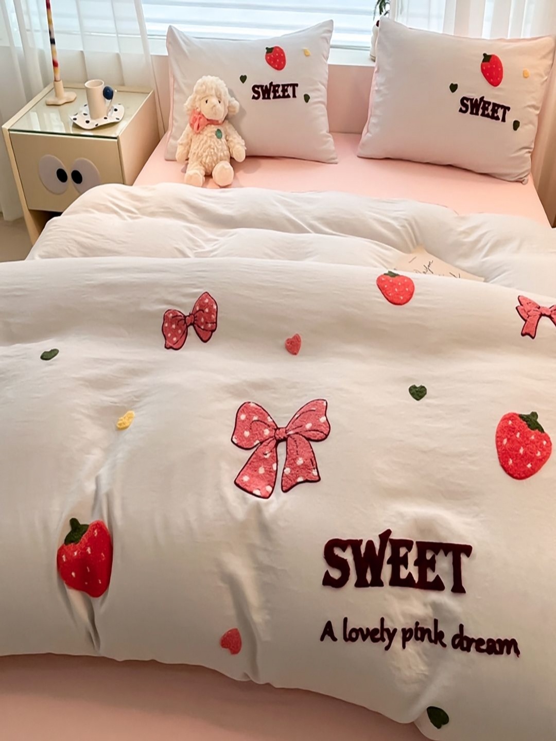 

JC HOME Pink & White Embroidered Double Queen Regular Bedding Set