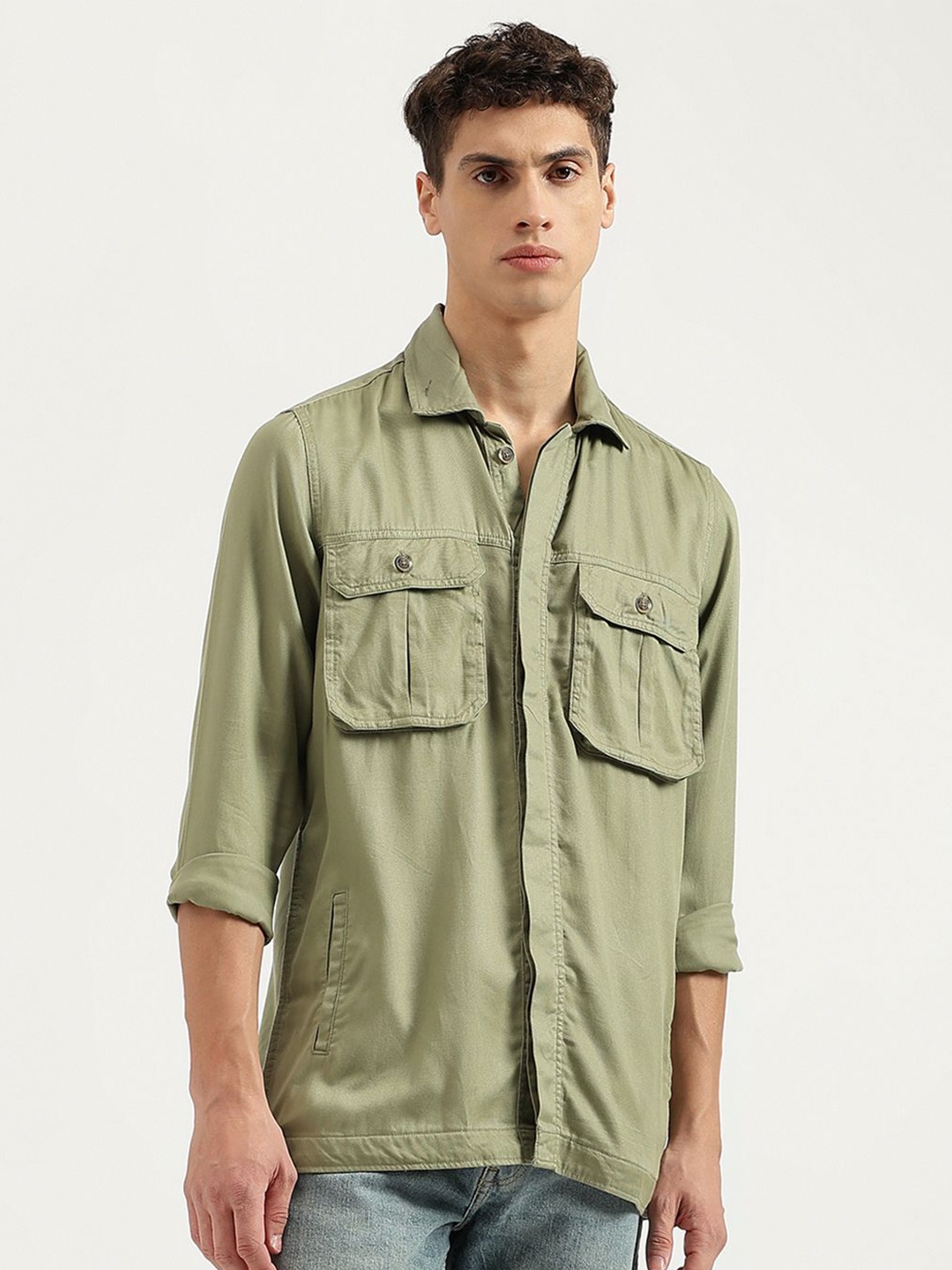 

United Colors of Benetton Men Classic Spread Collar Solid Casual Shirt, Green